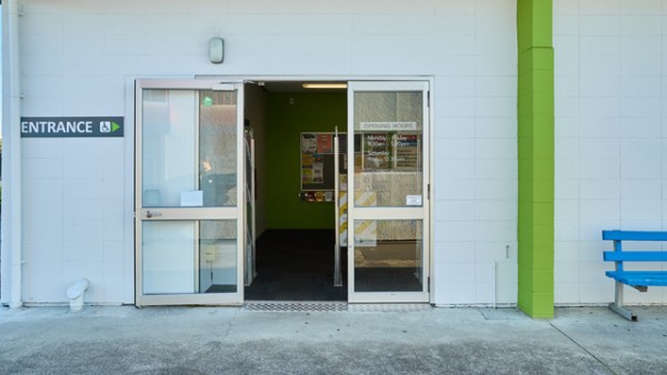 The entrance to the St Andrews Library is accessibility friendly where doors can open wide. The second set of doors also slide open automatically.