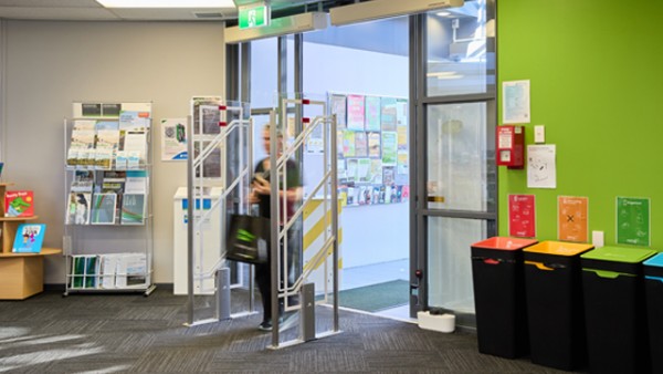 The doors at Glenview Library are automatic sliding doors.